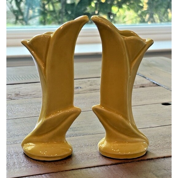 Two Vintage Shawnee USA 1125 Yellow Bud Vases 5 Inches - Picture 1 of 10